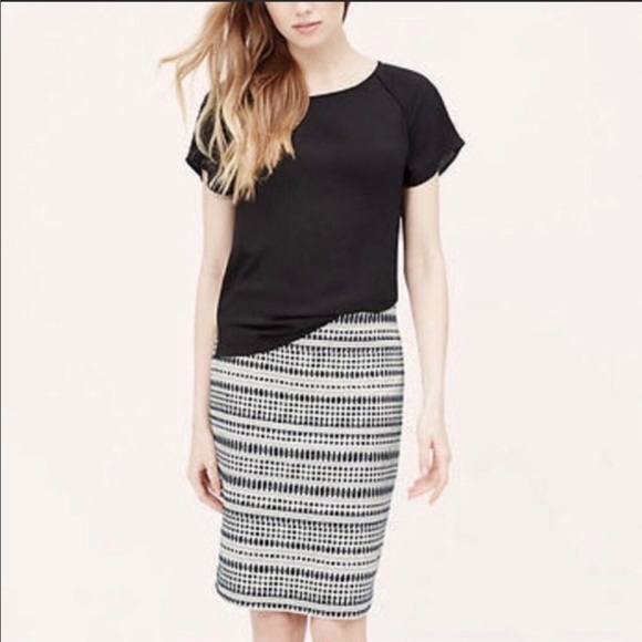 LOFT Dresses & Skirts - LOFT Jacquard Pencil Skirt